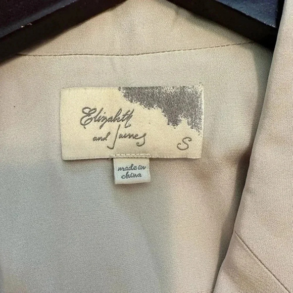 Gorgeous, Elizabeth and James, silk cream jacket, fully lined with button sleeve - Picture 9 of 11